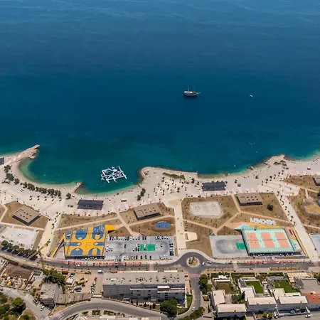 Little Lux *